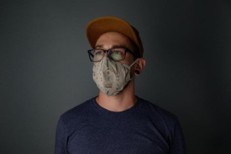 TIPS FOR AVOIDING FOGGY EYEGLASSES WHEN YOU WEAR YOUR FACE MASK